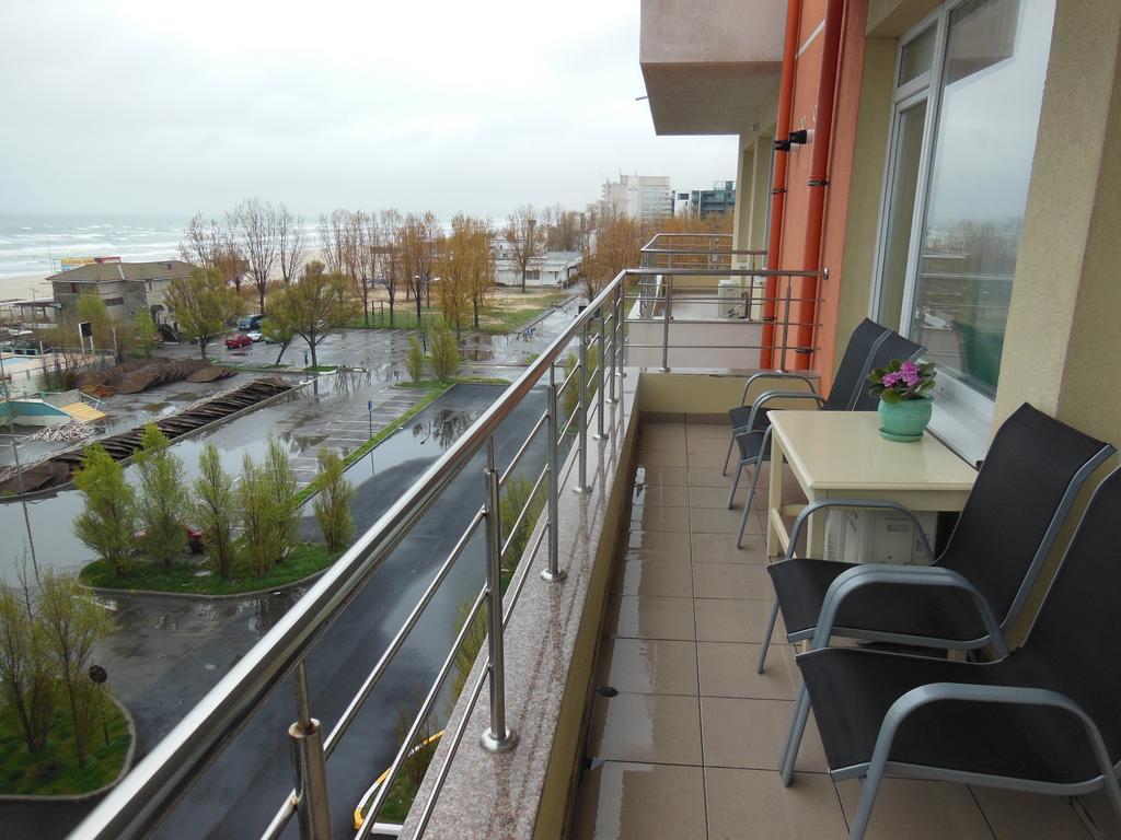 Gabrielle Apartment Summerland Mamaia Eksteriør bilde